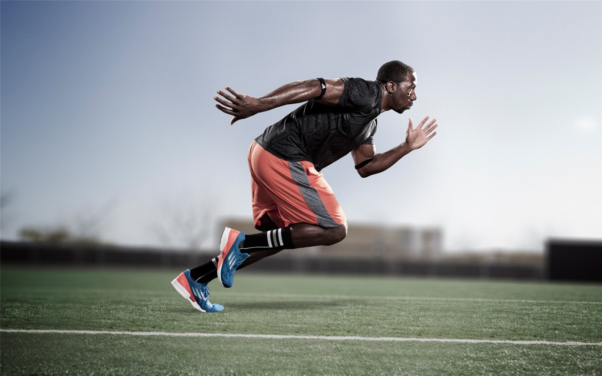 ky体育投注-足球公益行走进少数民族地区传递梦想，足球公益事业